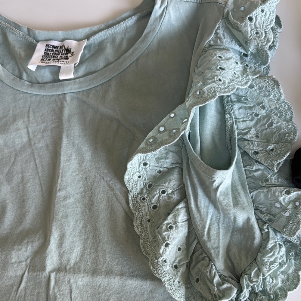 Women's Ruffled Top - Picture 2 of 6